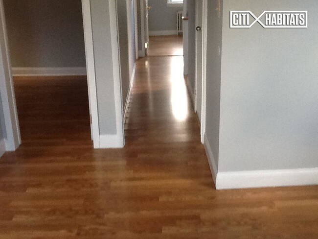 Foto del edificio - 550 Delafield Ave