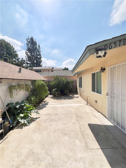 Building Photo - 9651 Olive St