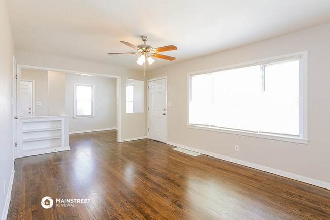 Building Photo - 2510 S Hawthorne Ave