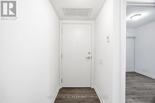 Building Photo - 2 Manderley Dr