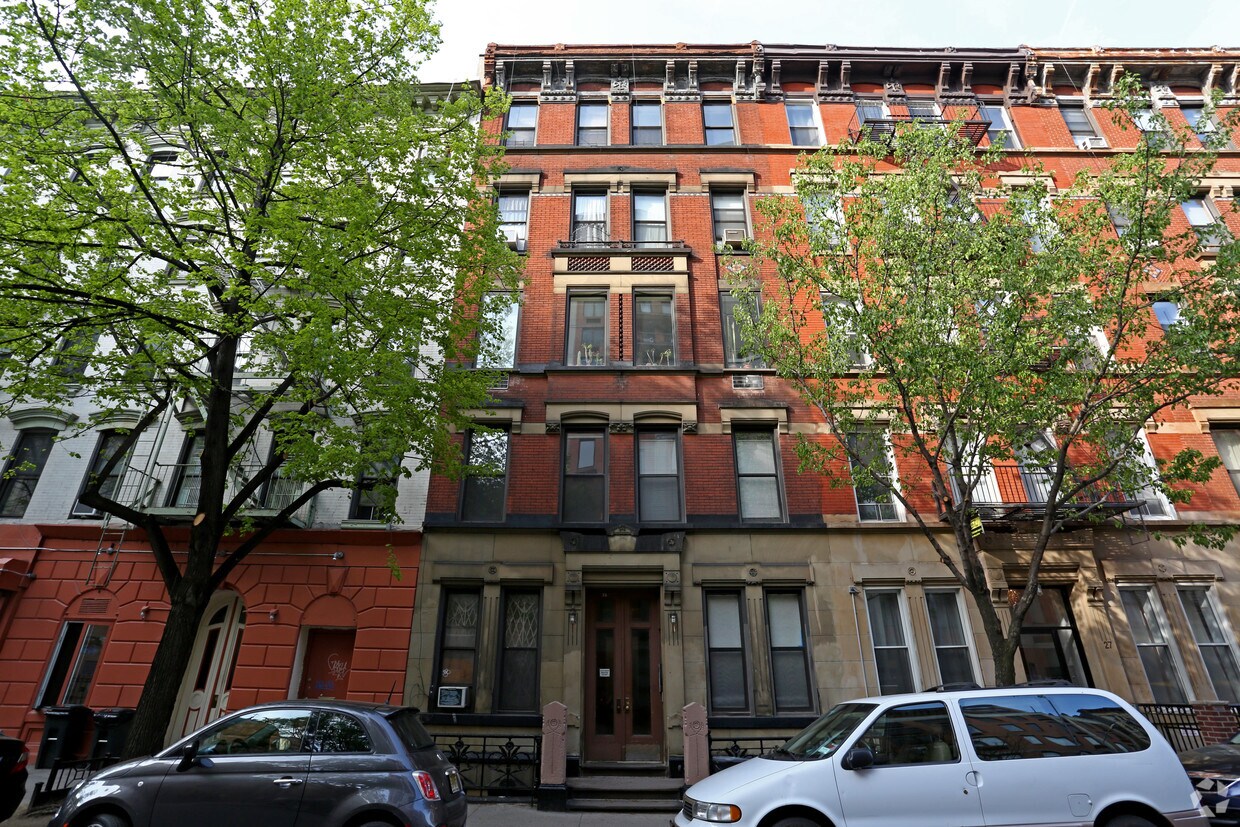 Foto del edificio - 25 E 7th St
