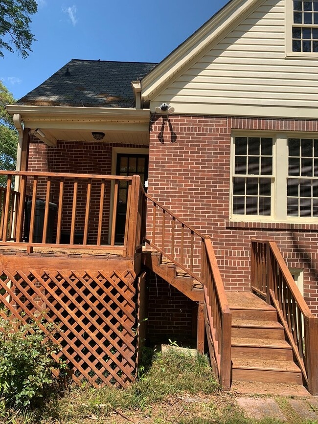 Building Photo - 406 Westview Dr