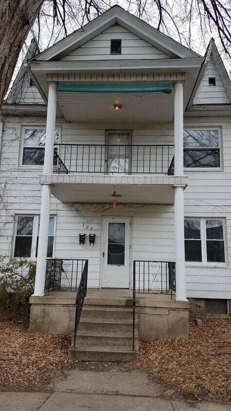 Primary Photo - 125 Lawrence St