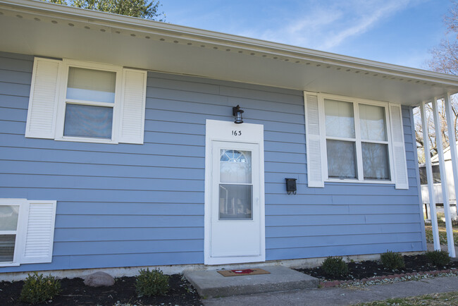 Building Photo - 163 Regents Rd