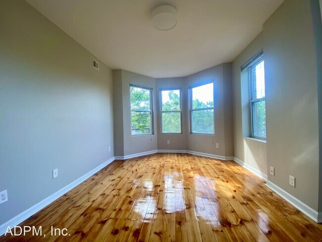 Foto del edificio - 3 br, 1 bath House - 77 River Street  Unit 8