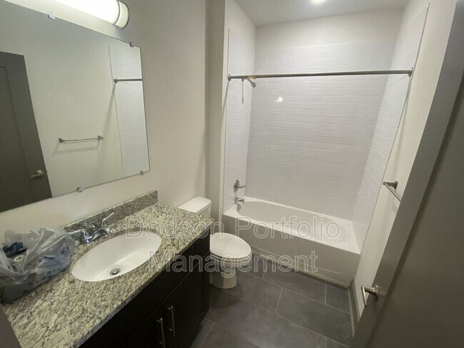 Foto del edificio - 1400 N Blvd 211 Blvd
