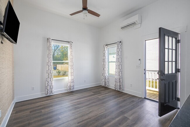 Foto del edificio - 637 E Anderson St