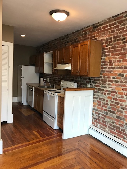 Primary Photo - 210 Derby St