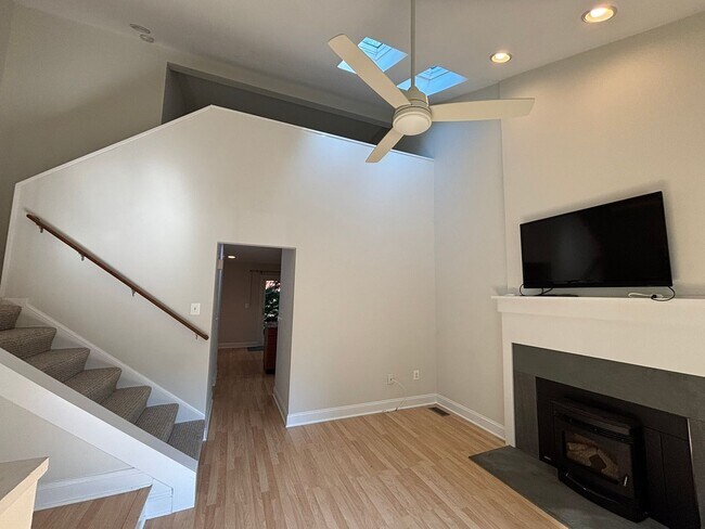 Foto del edificio - Adorable 1 bedroom 1.5. bath end unit townhouse in Annapolis