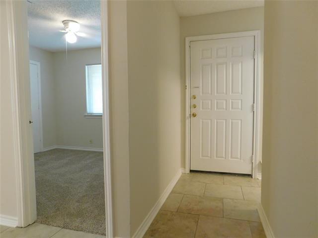 Foto del edificio - 2204 Canterbury Ct