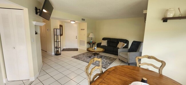 Foto del edificio - 1512 Mainsail Dr