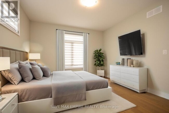 Building Photo - 3580 Canfield Crescent