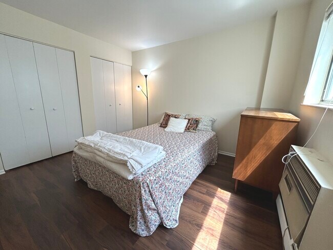 Foto del edificio - 1567 Ridge Ave
