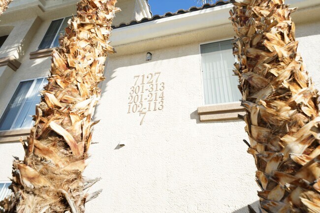 Foto del edificio - Showings Available Now
