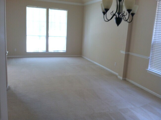 Formal living - 6206 Salcon Cliff Dr