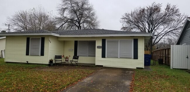 Foto del edificio - 2929 robinson blvd