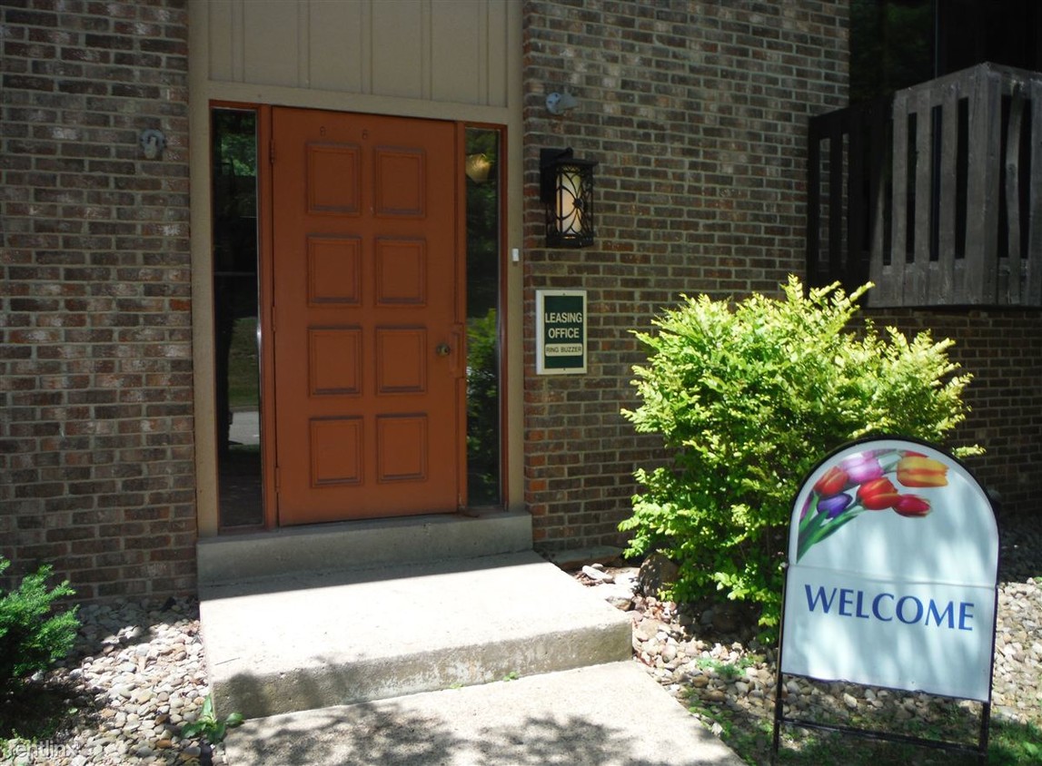 Primary Photo - 6172 Library Rd