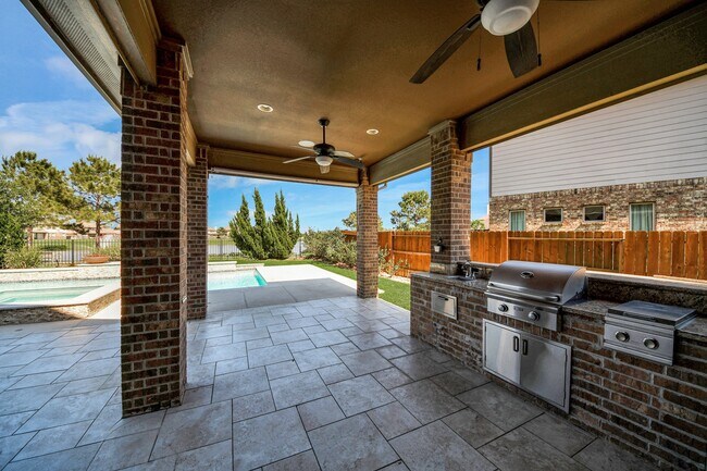 Foto del edificio - 25627 Fleming Lodge Ln
