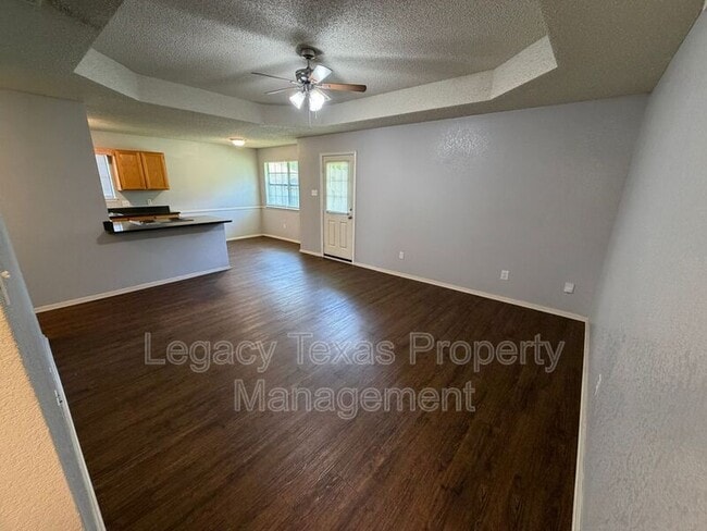 Building Photo - 203 Willana Ct