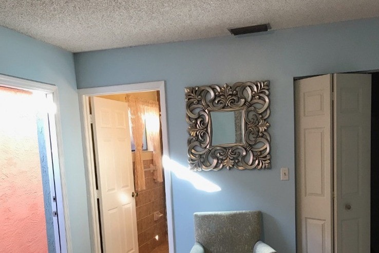 Fotografía del edificio - 848 W 73rd Pl