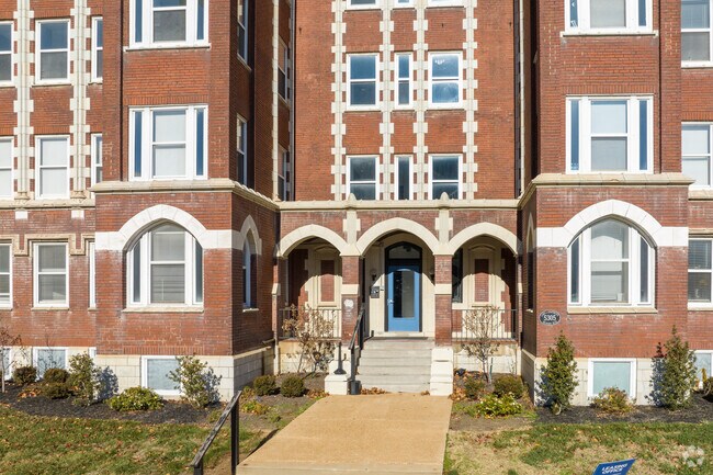 Entrada - Savoy Place