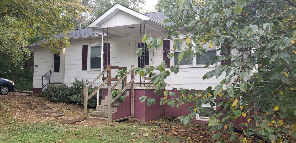 Primary Photo - 434 Circle Dr