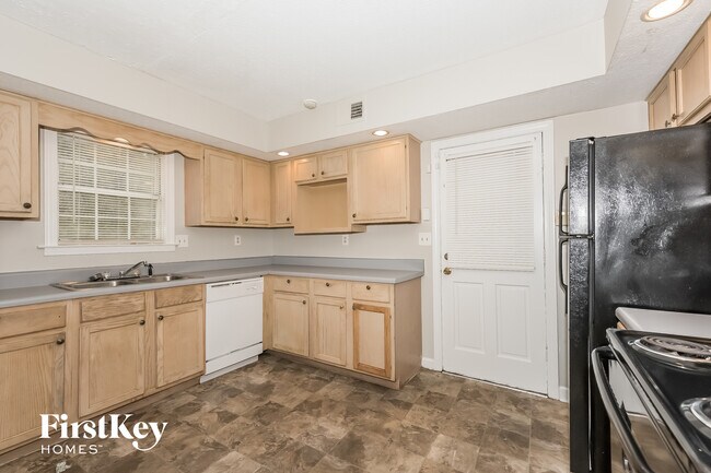 Building Photo - 4042 Ross Rd