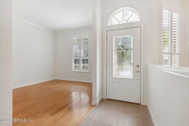 Foto del edificio - 1181 Westwood Dr
