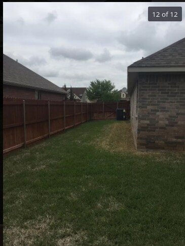 Building Photo - 733 Countryside Dr
