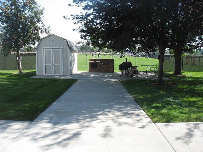 Building Photo - 2bed, 2bath, 950 Sq.ft. apartment - ground floor - Mountain Home - Lincoln Square