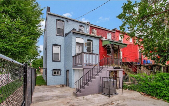 Foto del edificio - 2201 N Pulaski St