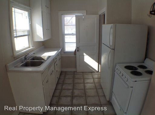 Building Photo - 3113 S Phillips Ave