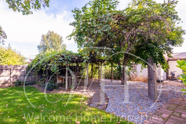 Foto del edificio - 427 SW Bade Ave