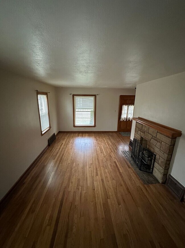 Foto del edificio - 4811 Albertly Ave