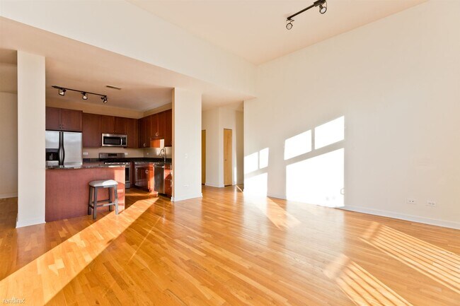 Building Photo - 3 br, 3 bath Condo - 1910 S State St