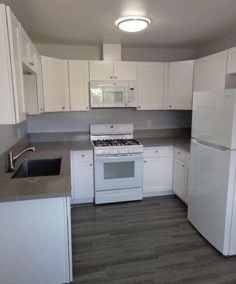 Foto principal - 919 E Madison Ave