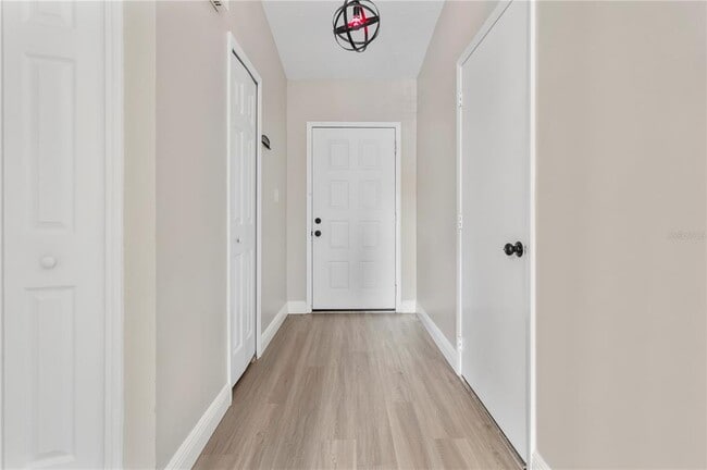 Foto del edificio - 101 Edgewater Cir