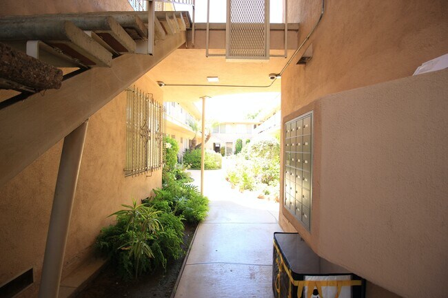 Foto del edificio - 527 Cedar Ave