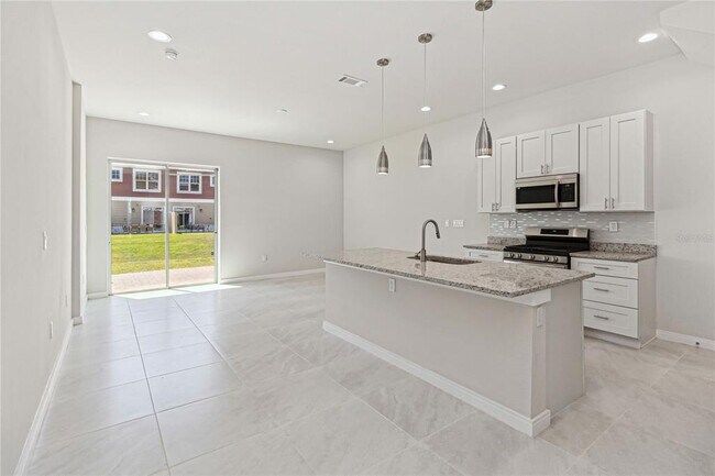 Foto del edificio - 7554 Sunflower Cir