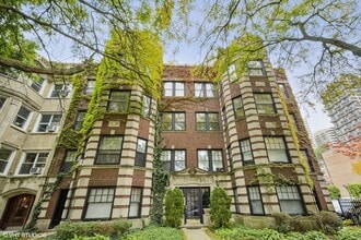 Building Photo - 6225 N Kenmore Ave