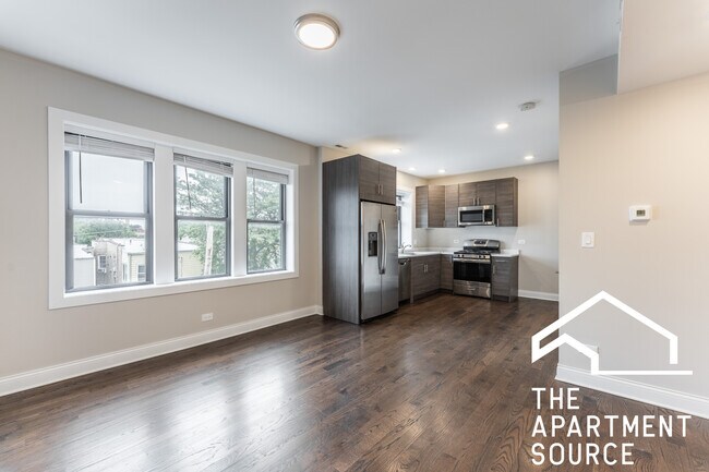 Foto del edificio - 2238 N Sawyer Ave