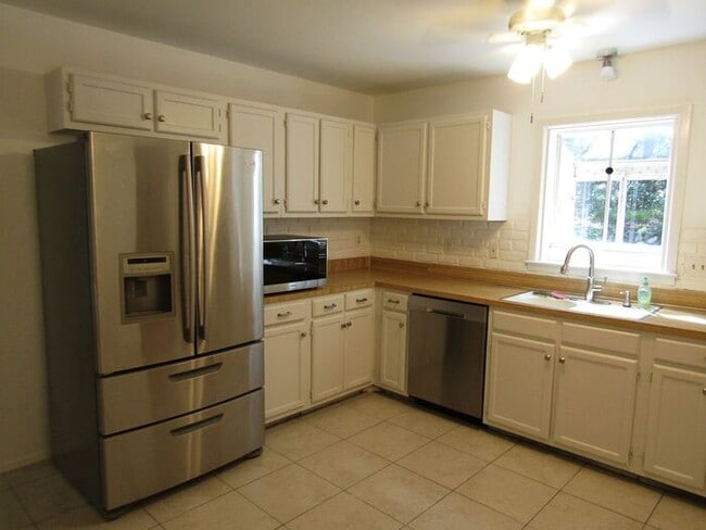 Building Photo - 2,083 sq ft home is Sardis Forest