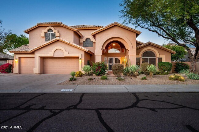 Building Photo - 4502 E Barwick Dr