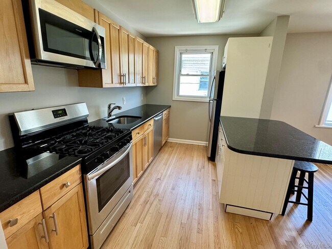 Foto del edificio - 507 Laurelton Blvd