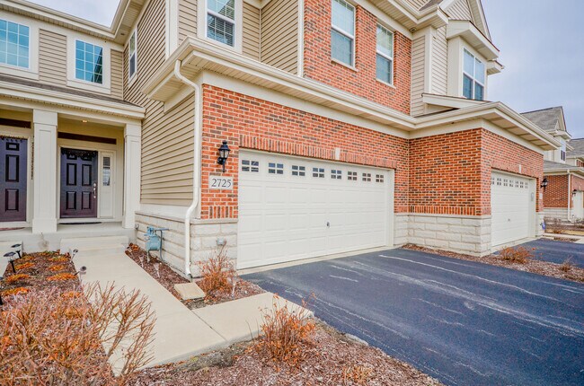 Foto del edificio - 2725 Blakely Ln