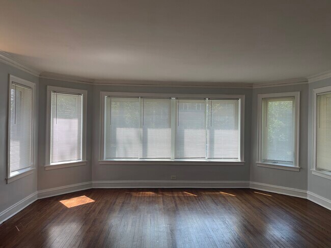Foto del edificio - 7841 S Bennett Ave