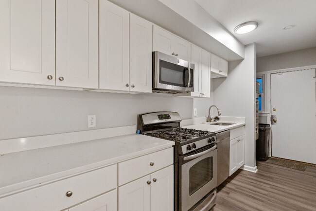 Building Photo - 3426 Croffut Pl SE