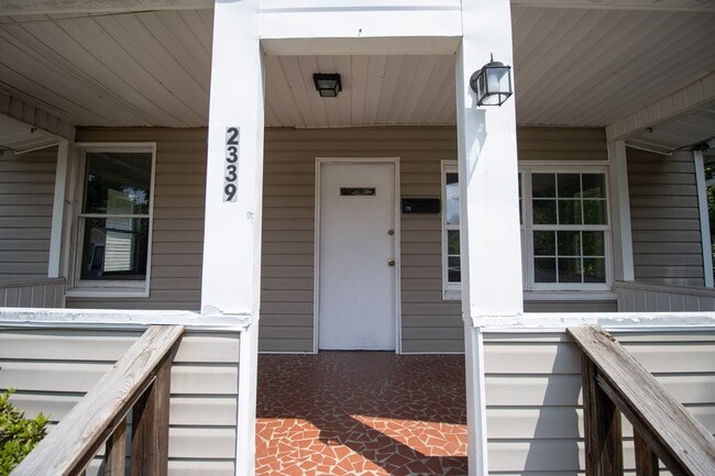 Building Photo - Charming 3 Bedroom, 1.5 Bath - Available Now!
