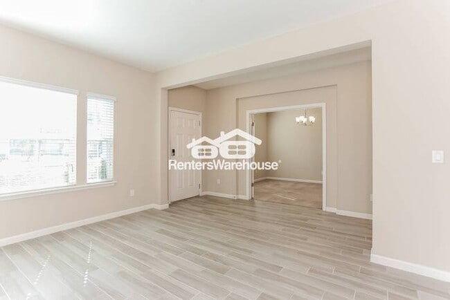 Foto del edificio - Spacious home in a great location!