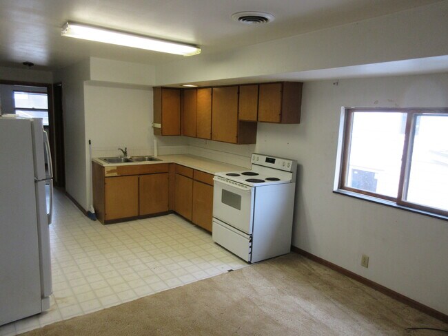 Building Photo - 1532 College Ave